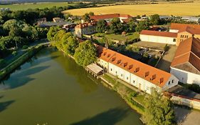 Hotel Čertousy